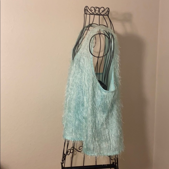 🔥3 for$25🔥Gorgeous Lily White Tank Top - Picture 5 of 7